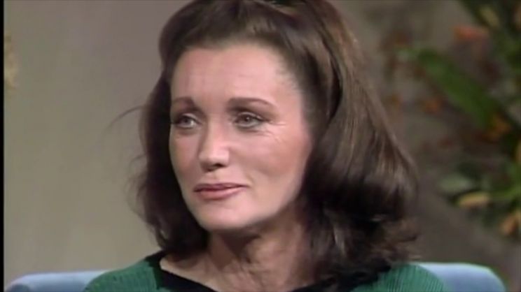 Joanna Carson