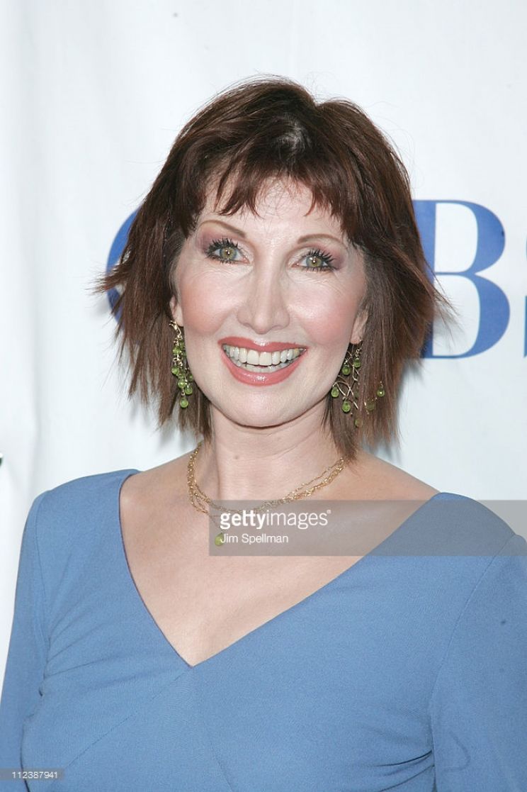 Joanna Gleason