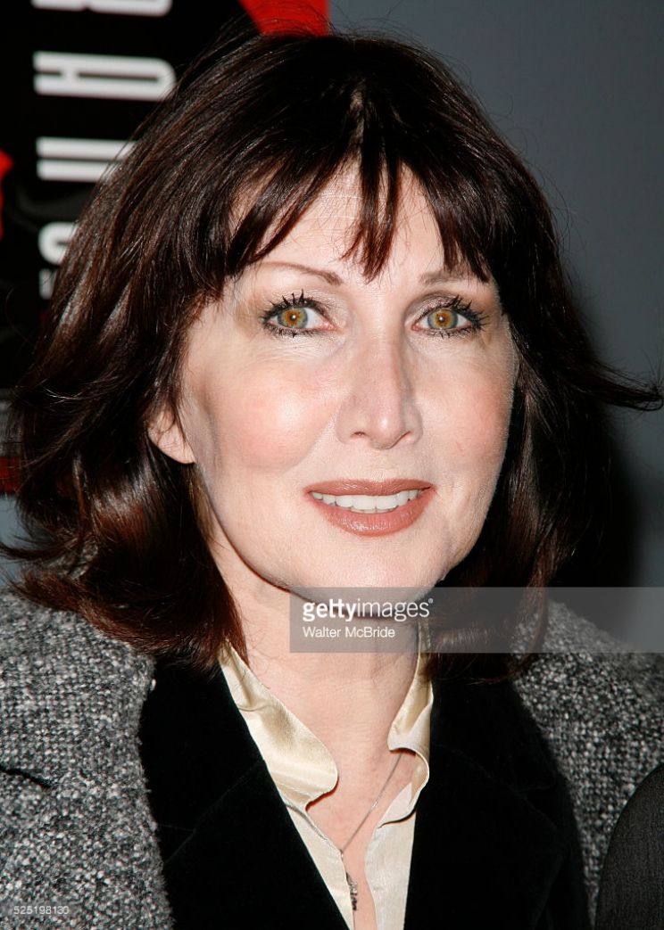 Joanna Gleason