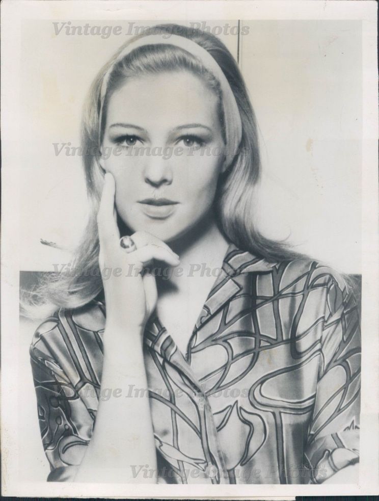 Joanna Pettet