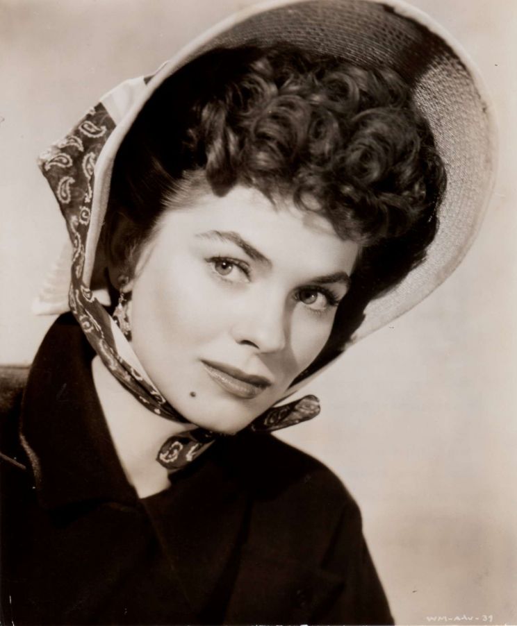 Joanne Dru