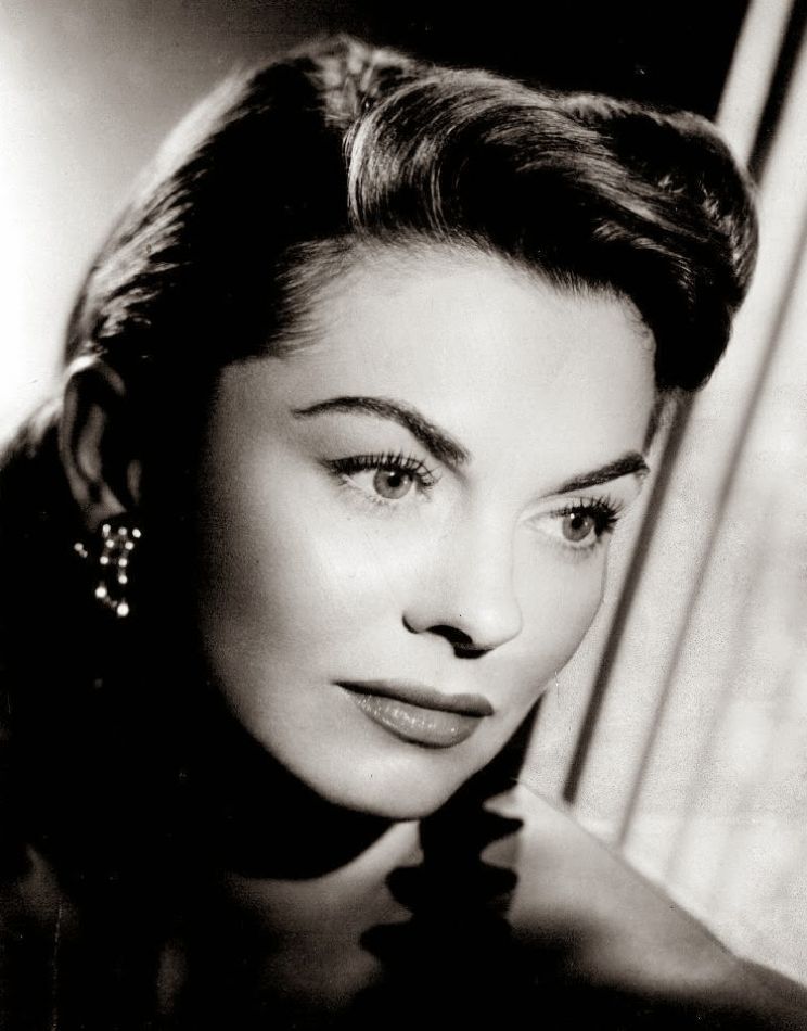 Joanne Dru