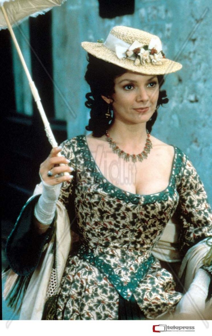 Joanne Whalley