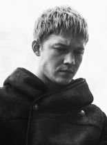 Joe Alwyn photo