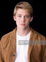 Joe Alwyn photo