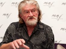 Joe Eszterhas