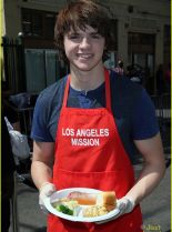 Joel Courtney photo
