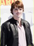 Joel Courtney