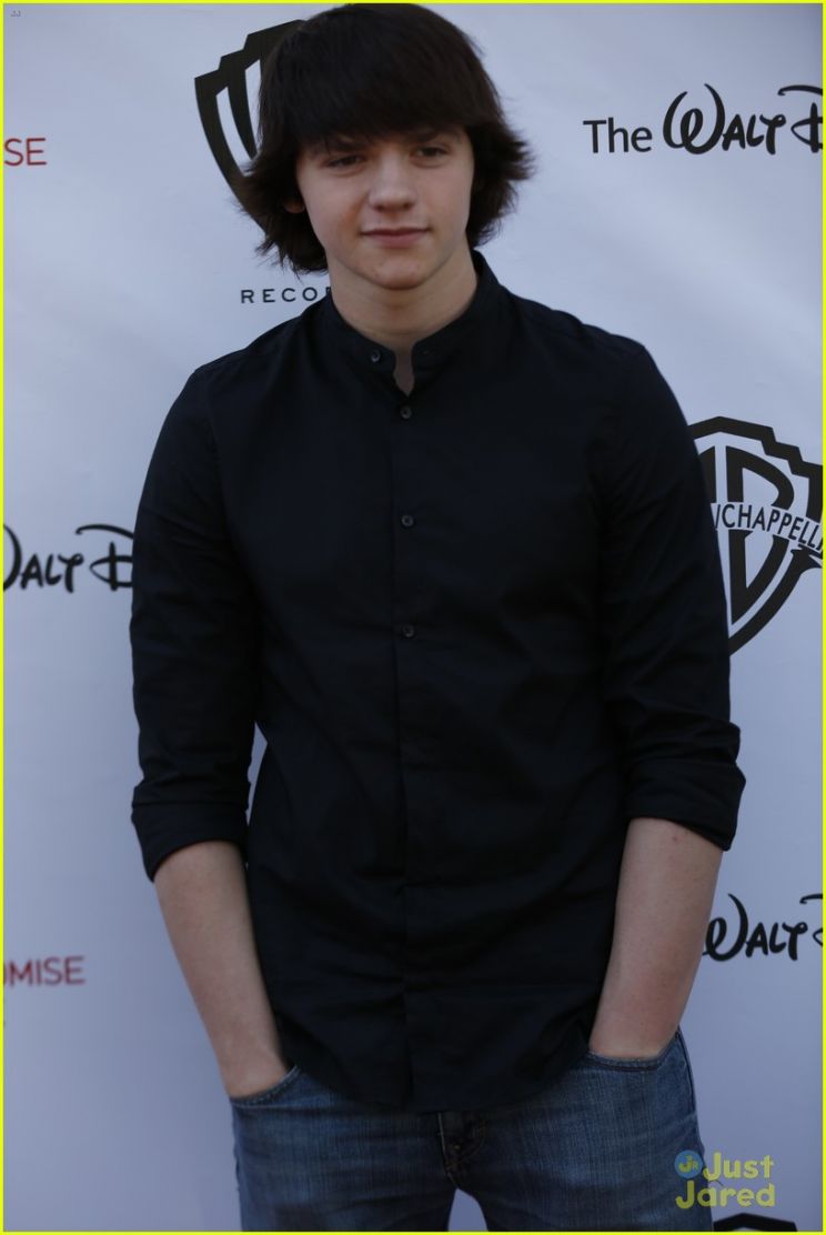 Joel Courtney