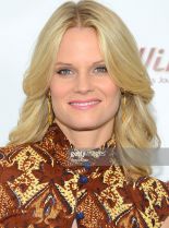 Joelle Carter