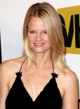 Joelle Carter