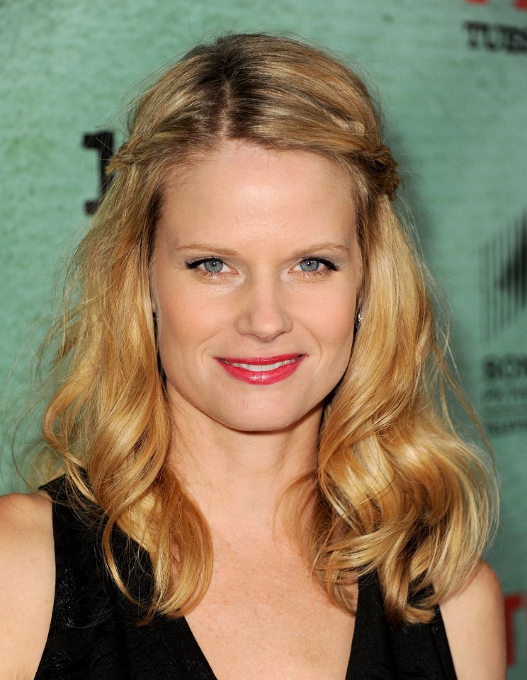 Joelle Carter