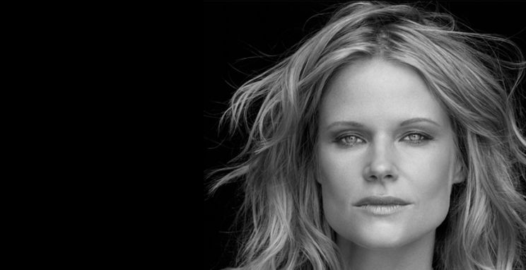 Joelle Carter