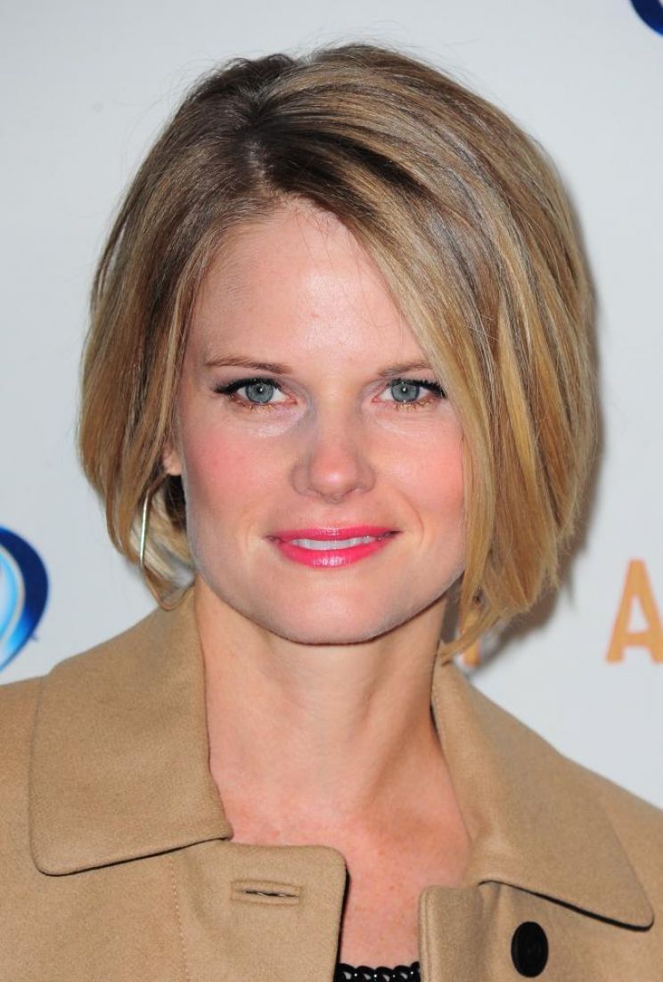 Joelle Carter