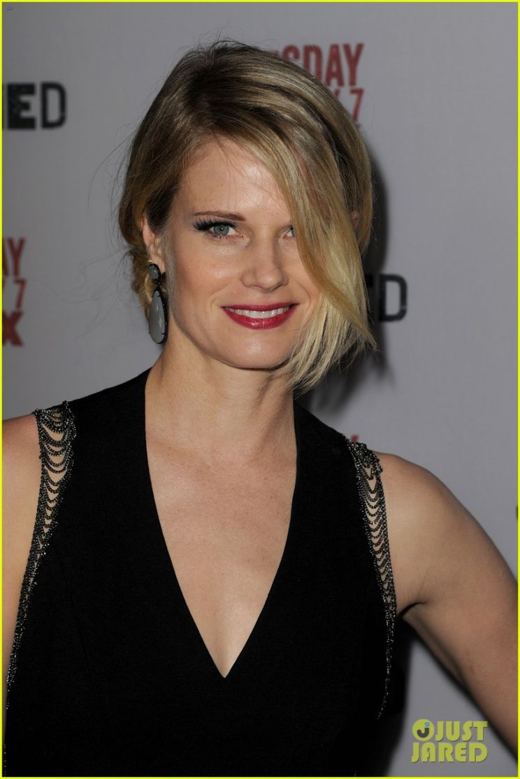 Joelle Carter