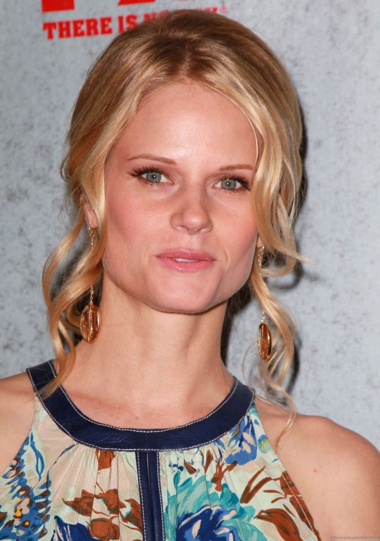 Joelle Carter