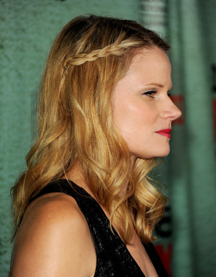 Joelle Carter