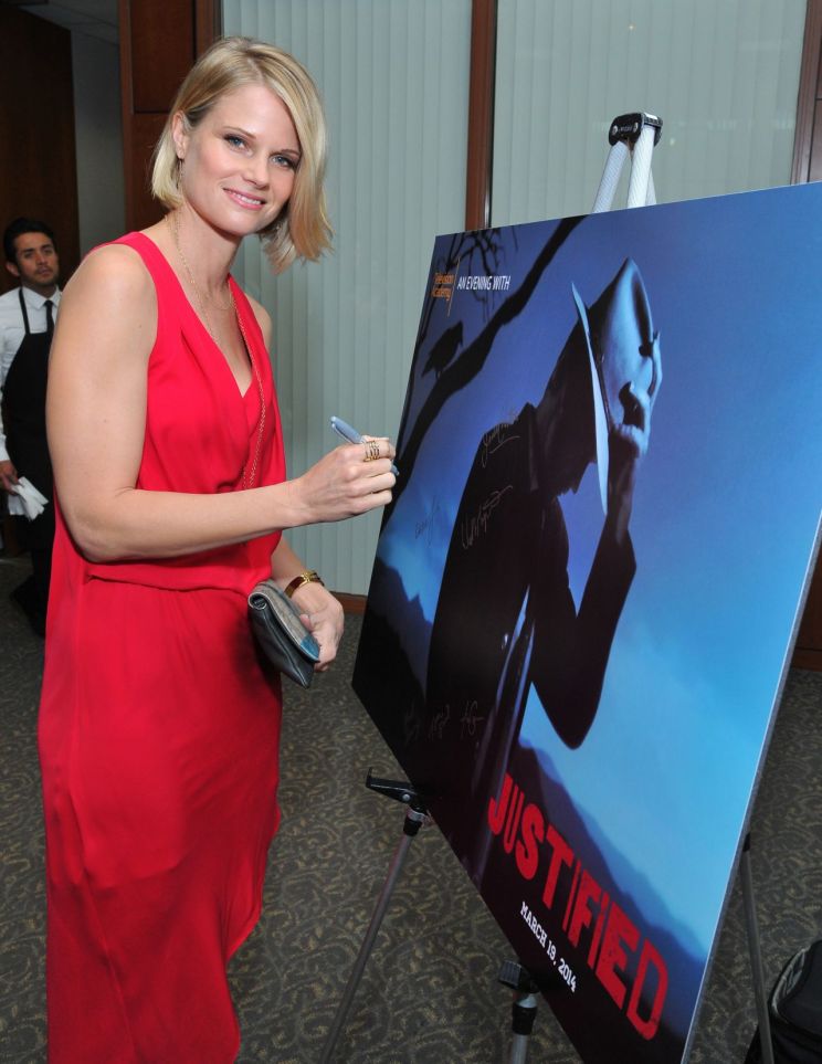 Joelle Carter