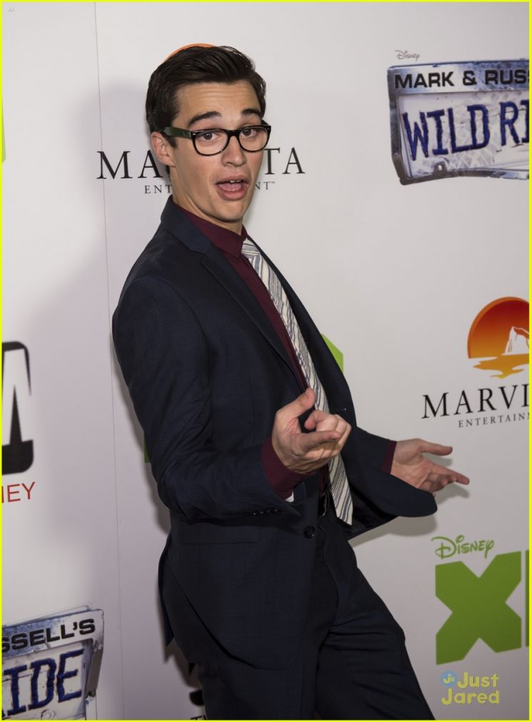 Joey Bragg