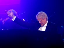John Tesh