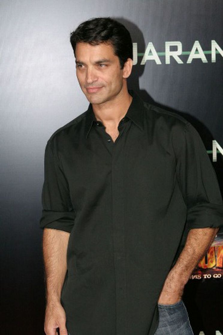 Johnathon Schaech