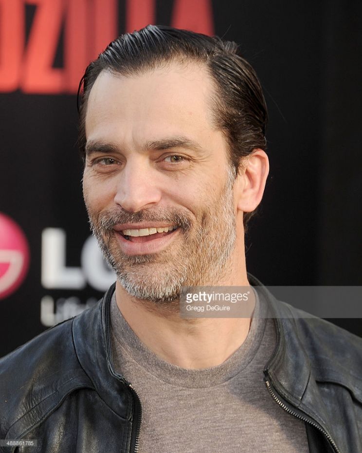 Johnathon Schaech