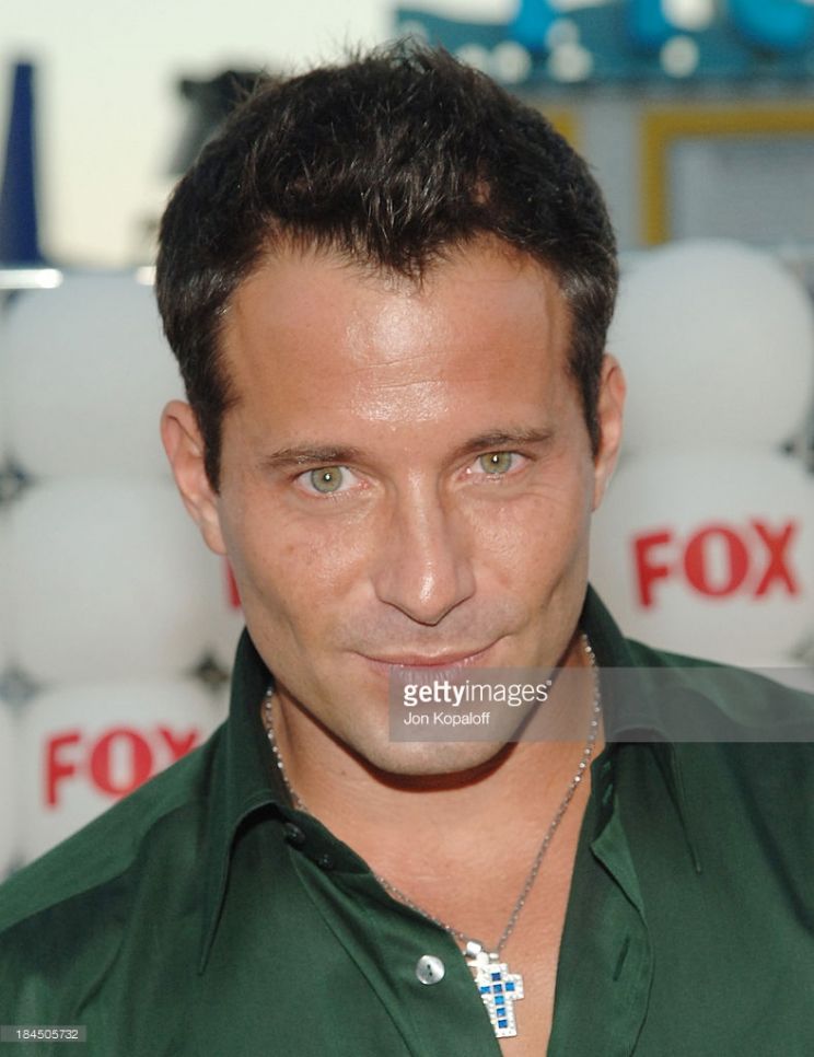 Johnny Messner
