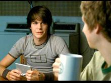 Johnny Simmons