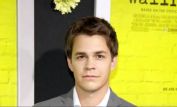 Johnny Simmons