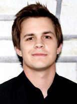 Johnny Simmons