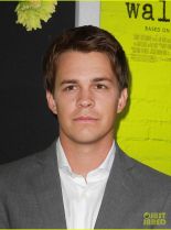 Johnny Simmons