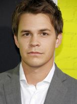 Johnny Simmons