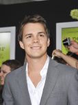 Johnny Simmons