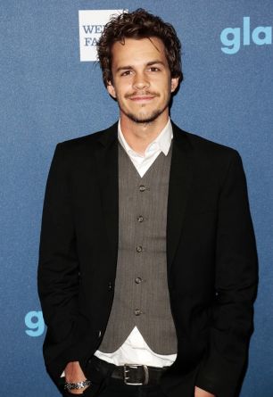 Johnny Simmons