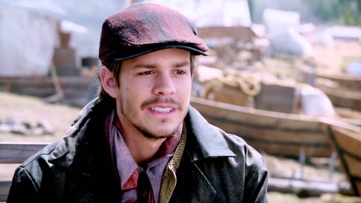 Johnny Simmons