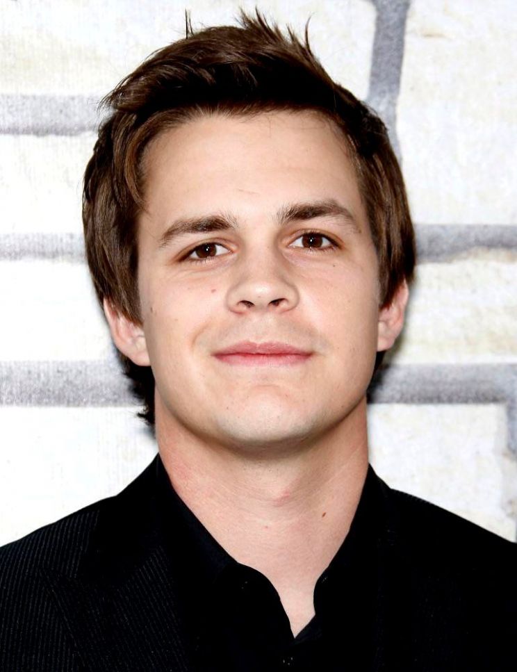 Johnny Simmons