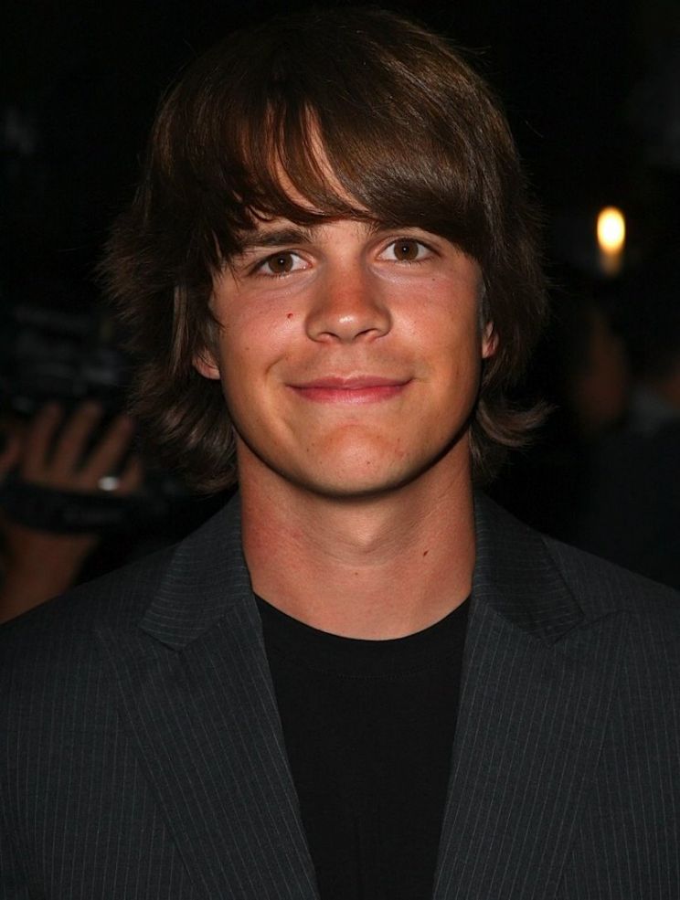 Johnny Simmons