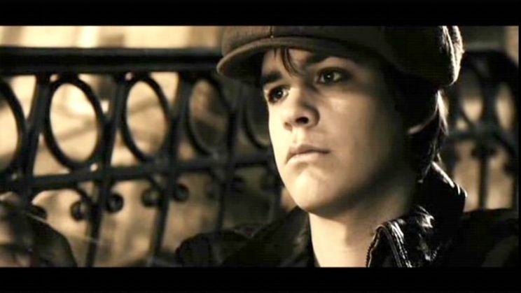 Johnny Simmons