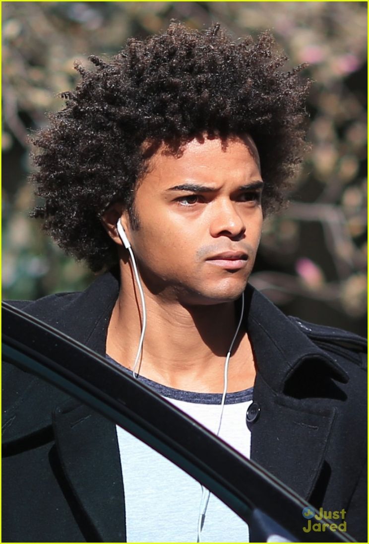 Johnny Simmons