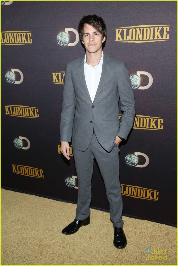 Johnny Simmons