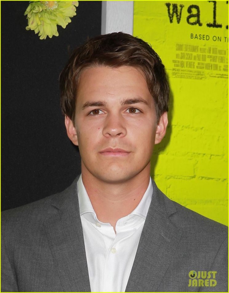 Johnny Simmons