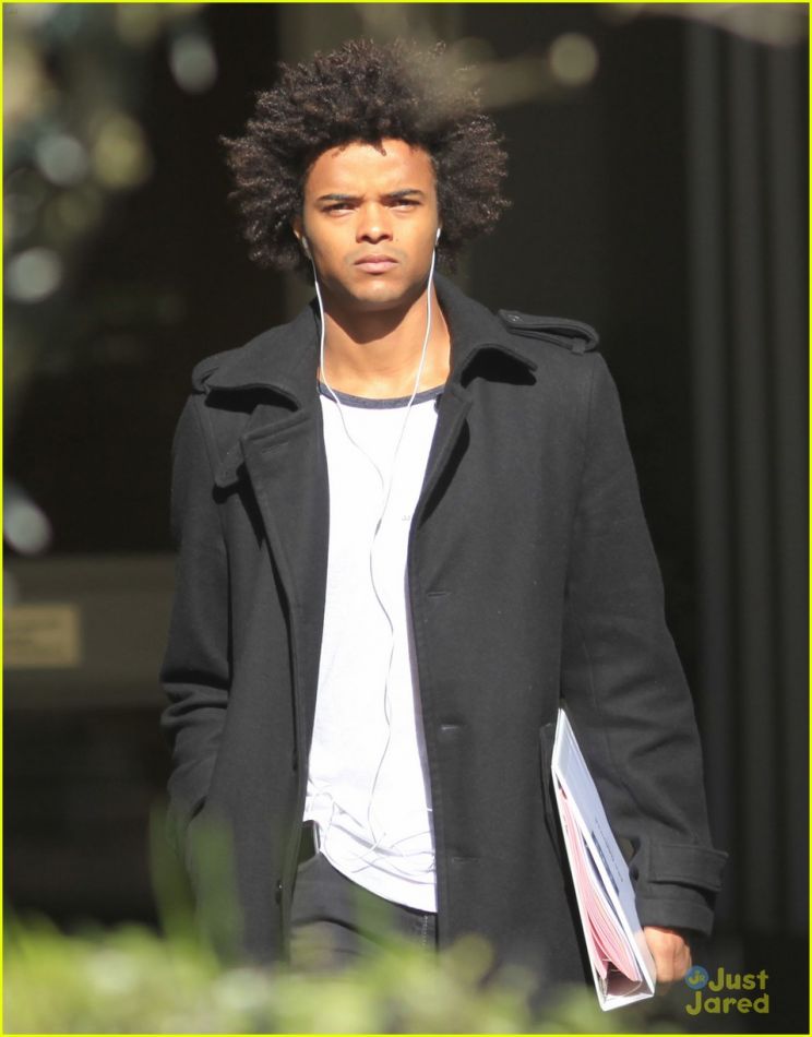 Johnny Simmons