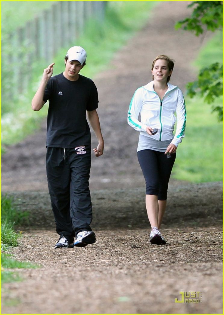 Johnny Simmons