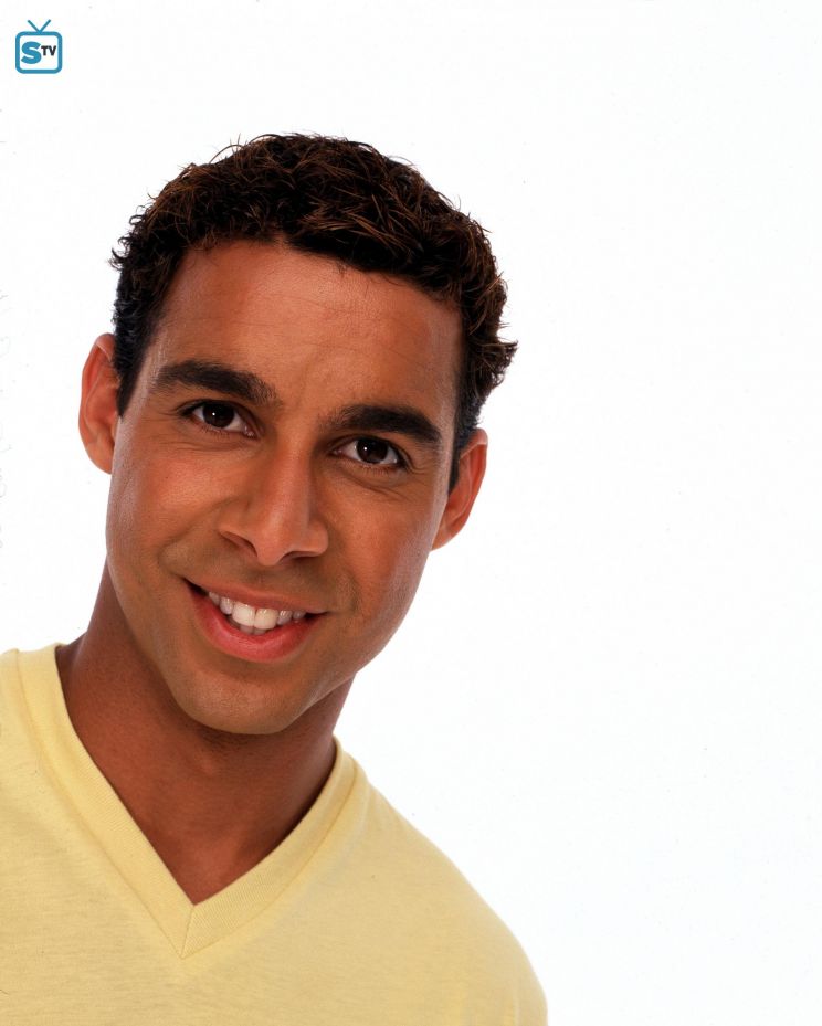 Jon Huertas