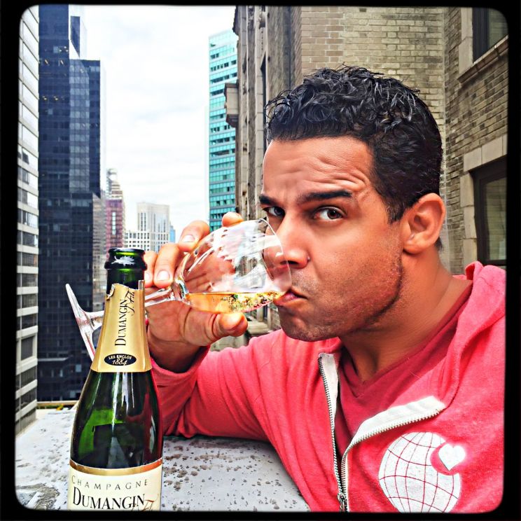 Jon Huertas