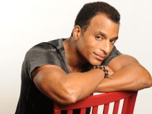 Jon Secada