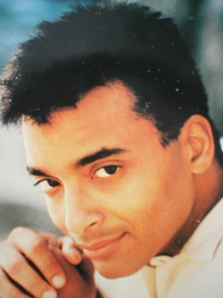 Jon Secada