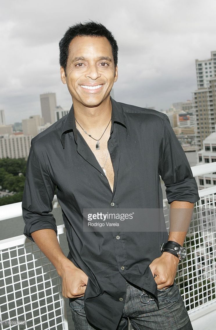 Jon Secada