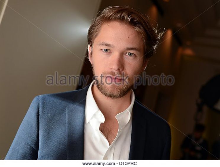Jonas Hoff Oftebro