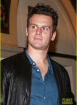 Jonathan Groff